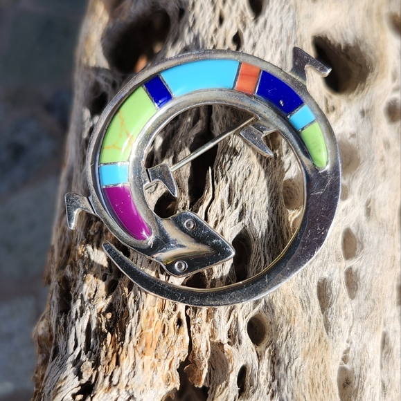 Sterling, inlaid Lizard SIGNED pin/pendant - Picture 4 of 16